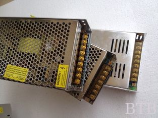China 12V 5A 4CH fuente de alimentación de conmutación, fuente de alimentación de CCTV de plástico multicanal proveedor