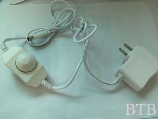 China Adaptador de alimentación de color blanco de 4V 50MA para la tira LED roja 630 nm 12V proveedor
