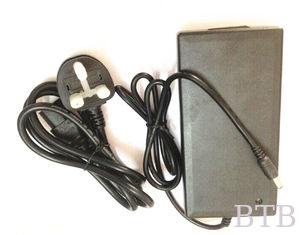 China Adaptador de escritorio de alta calidad 12V 10a 14V 10A Adaptador de alimentación de cambio de corriente ac/dc para led/cctv proveedor