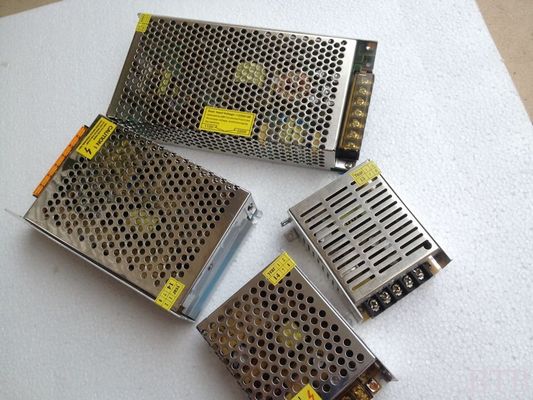 51 - 100 W de potencia de salida y fuente de alimentación de conmutación LED de salida única proveedor