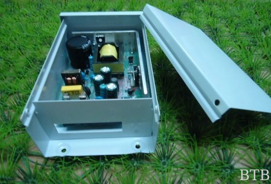 51 - 100 W de potencia de salida y fuente de alimentación de conmutación LED de salida única proveedor