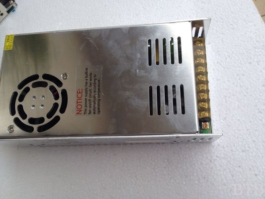 Fuente de alimentación variable de corriente continua, fuente de alimentación de corriente continua de salida múltiple / triple / doble proveedor