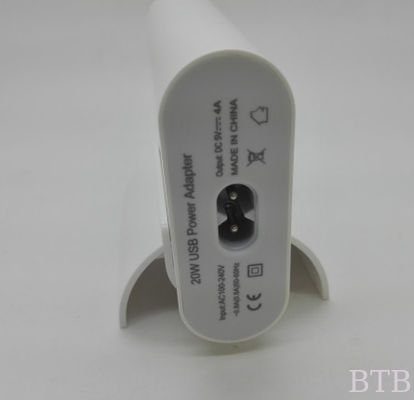 Adaptador 5USB de color blanco proveedor