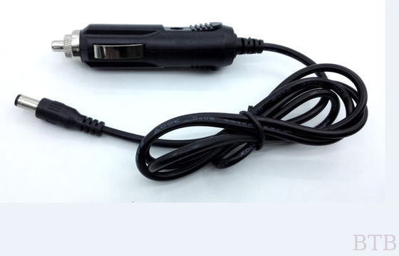 Cargador de vehículos de automóviles de 12V1A con cable de 1,2 m 1,5 m 1,8 m de cable de corriente continua 5,5 * 2,1 * 10 mm de conexión de conexión de corriente continua proveedor