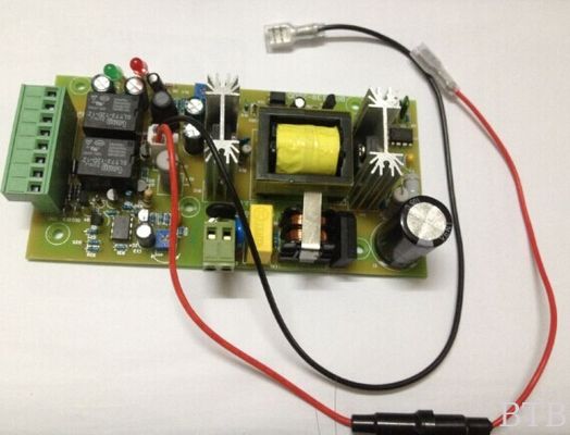 Fuente de alimentación 12v 3a 5a con batería de respaldo cargador automático de baterías para máquina de control de acceso proveedor