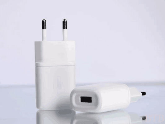 Cargador de recorrido 2.0 usb, cargador de recorrido QC3.0, cargador de pared USB, cargador de USB inteligente proveedor
