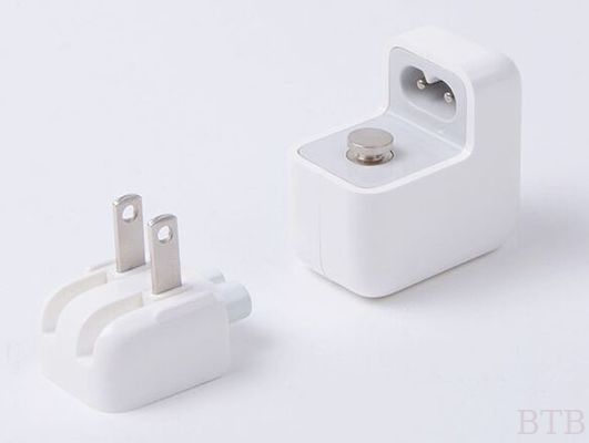 cargador de pared 5V 1.5A enchufe AC intercambiable para ipad y teléfono móvil embalaje de papel muestra gratuita y envío proveedor