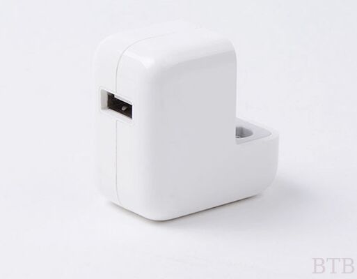 cargador de pared 5V 1.5A enchufe AC intercambiable para ipad y teléfono móvil embalaje de papel muestra gratuita y envío proveedor
